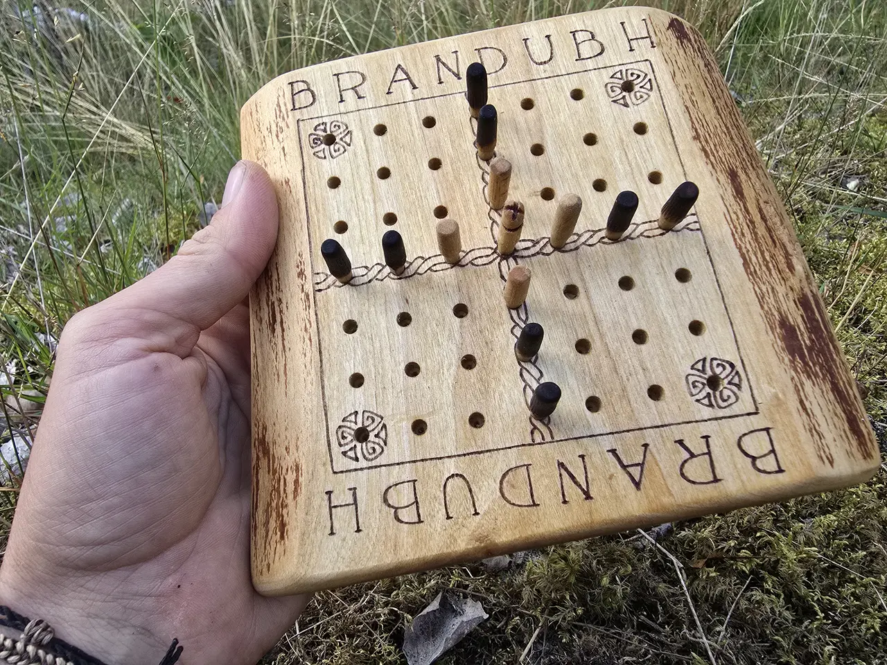 Brandubh av hyvlad björk med pyrografi - Bild 2